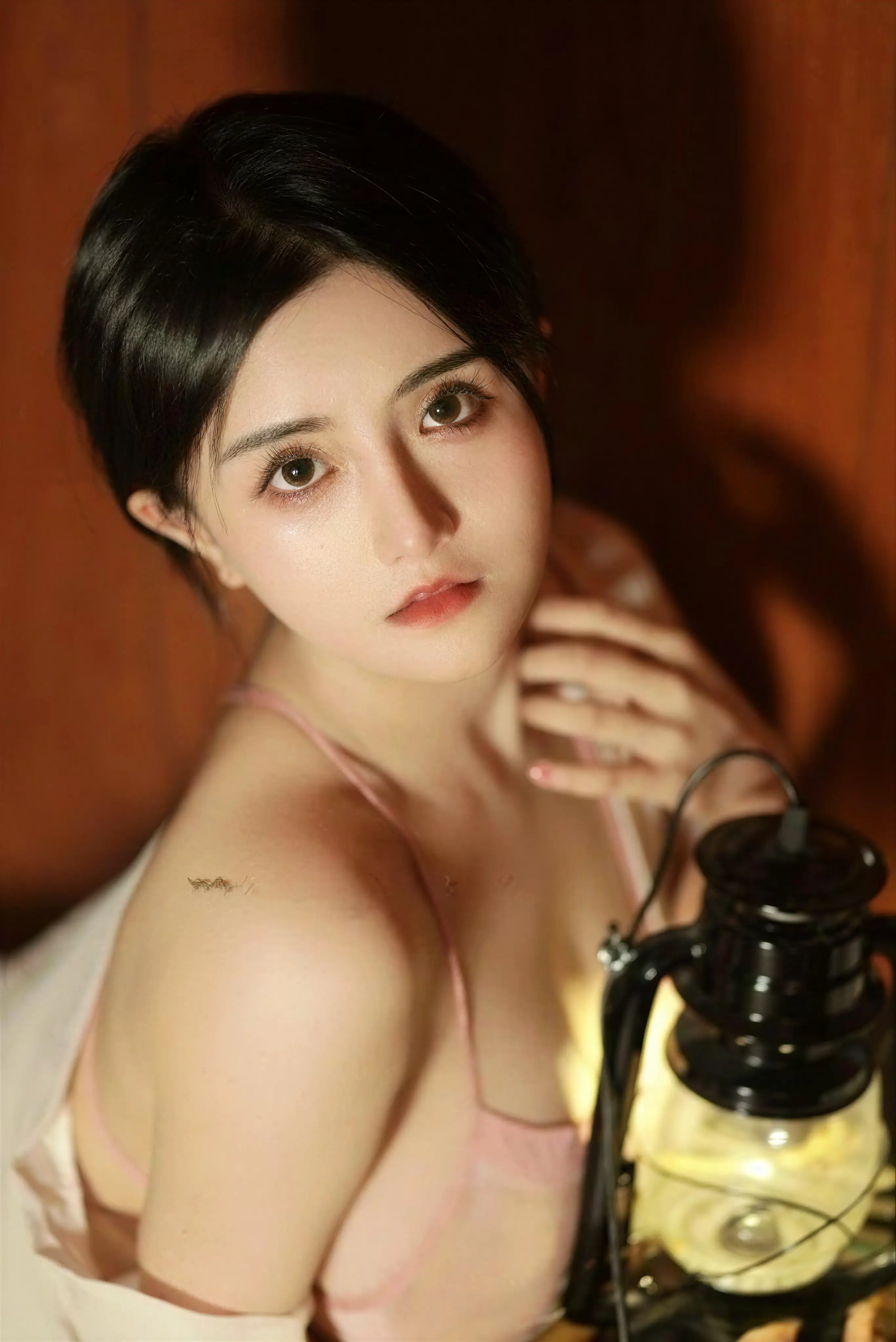 古阿扎 – 何来人间一惊鸿 21P